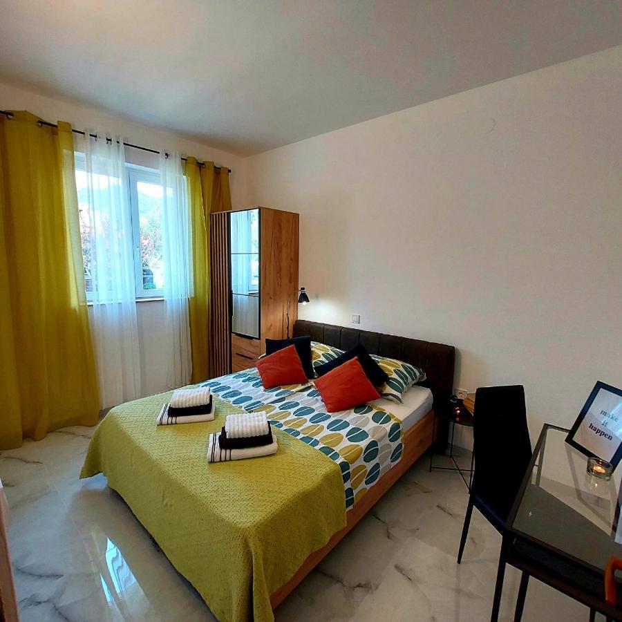 Apartments Leon 2 Banjol Екстер'єр фото