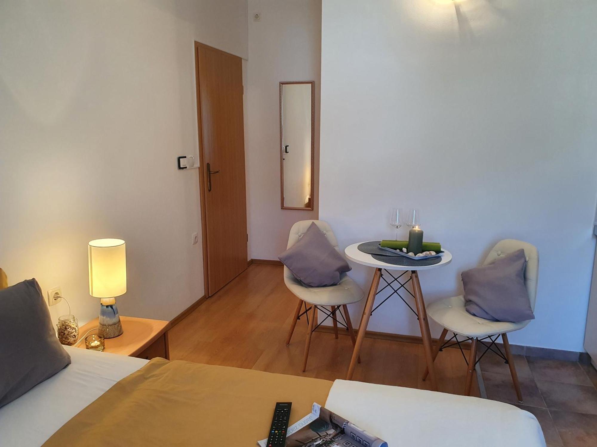 Apartments Leon 2 Banjol Екстер'єр фото